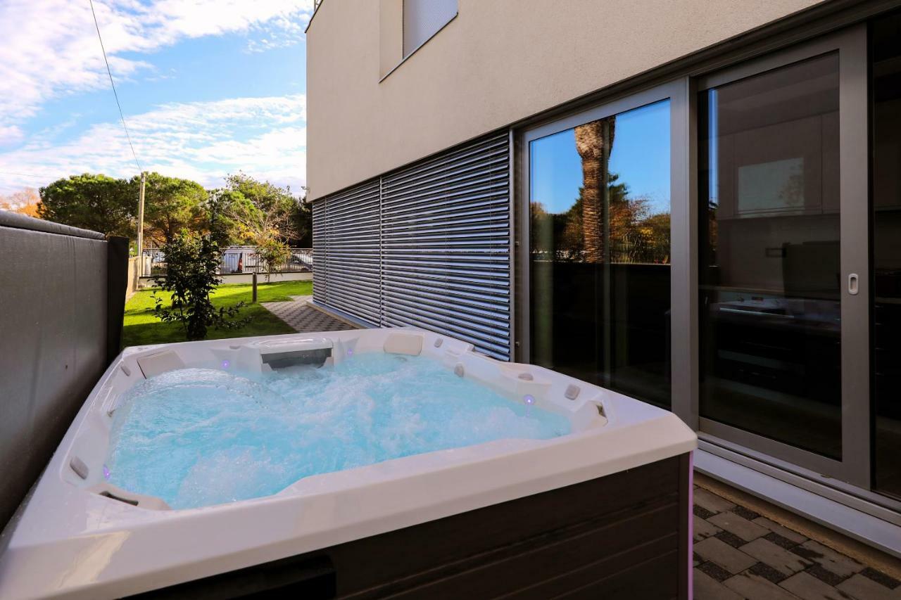 Caisa- Luxury Apartment 20 M From The Sea Zára Kültér fotó